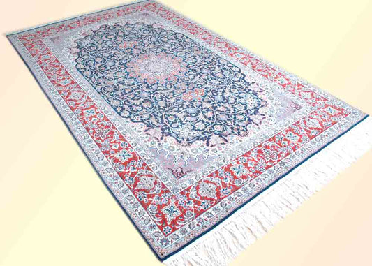 Exquisite Perser Teppich aus der Isfahan Manufaktur – Zaarean Kollektion in Rot und Dunkelblau mit Medaillonmuster