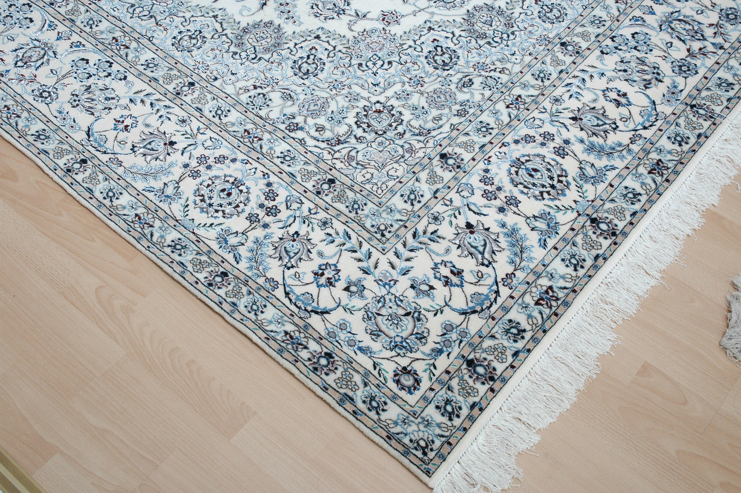 Prächtiger Perser Teppich mit Medaillonmuster