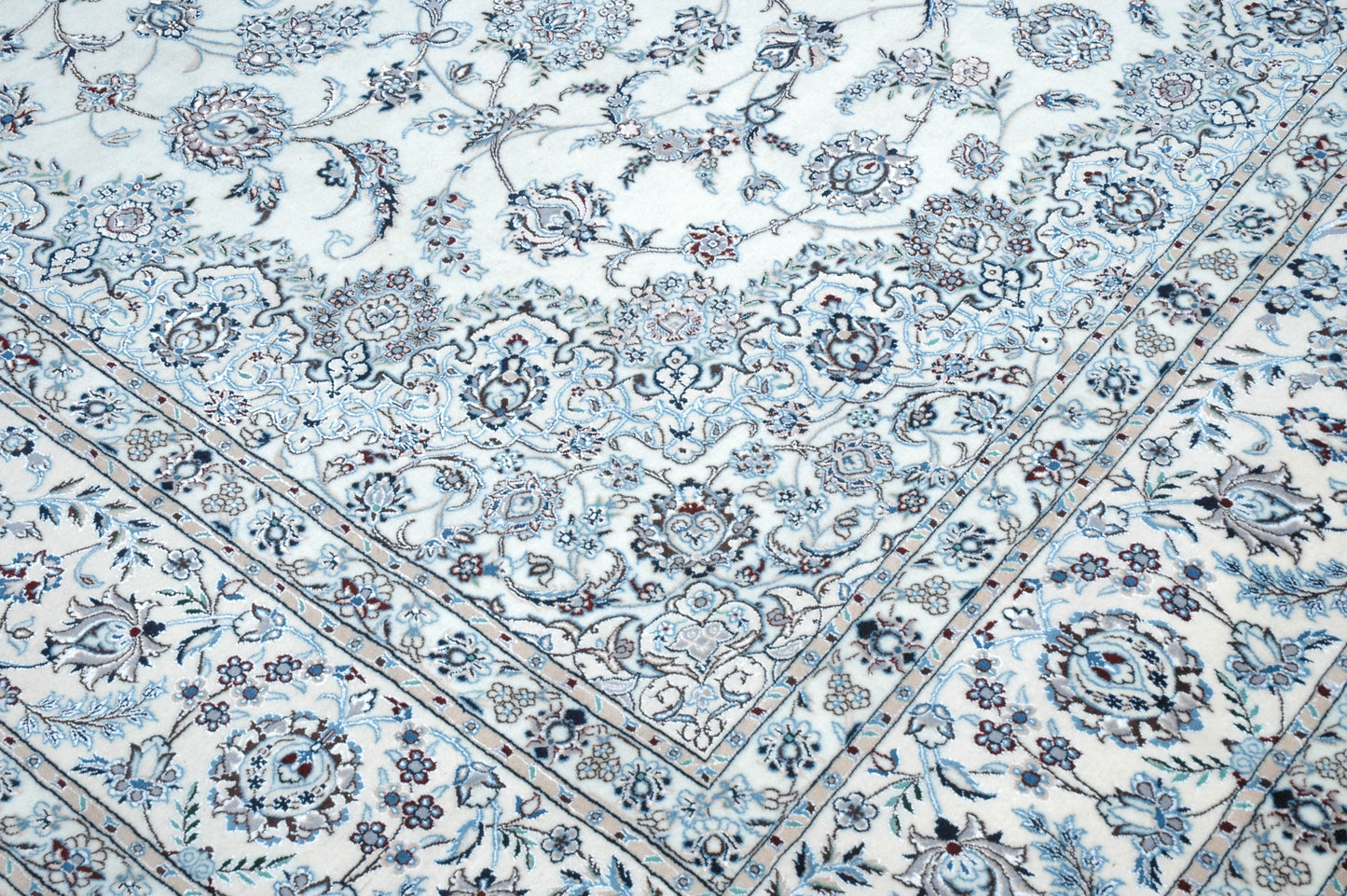 Prächtiger Perser Teppich mit Medaillonmuster