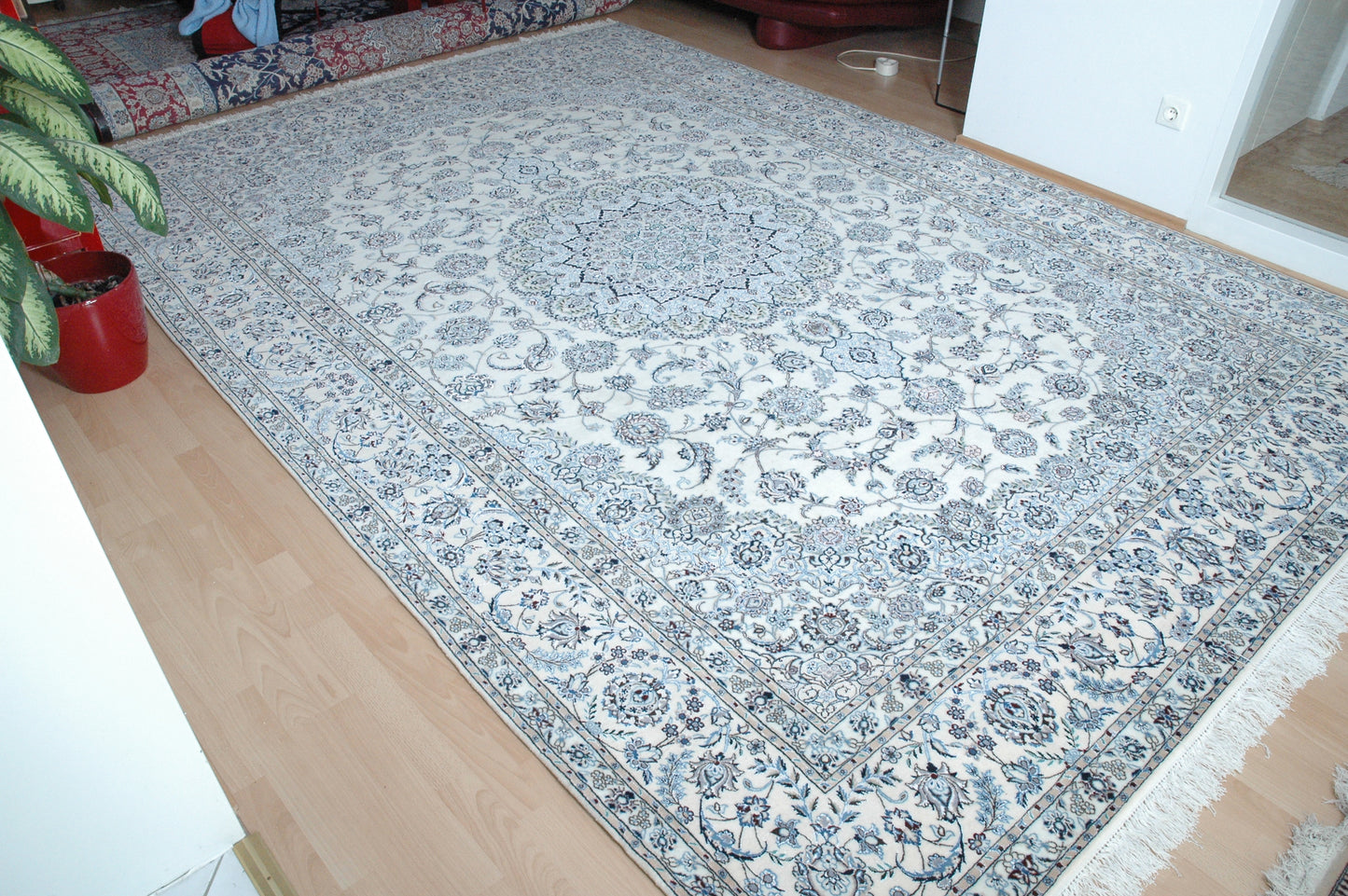 Prächtiger Perser Teppich mit Medaillonmuster