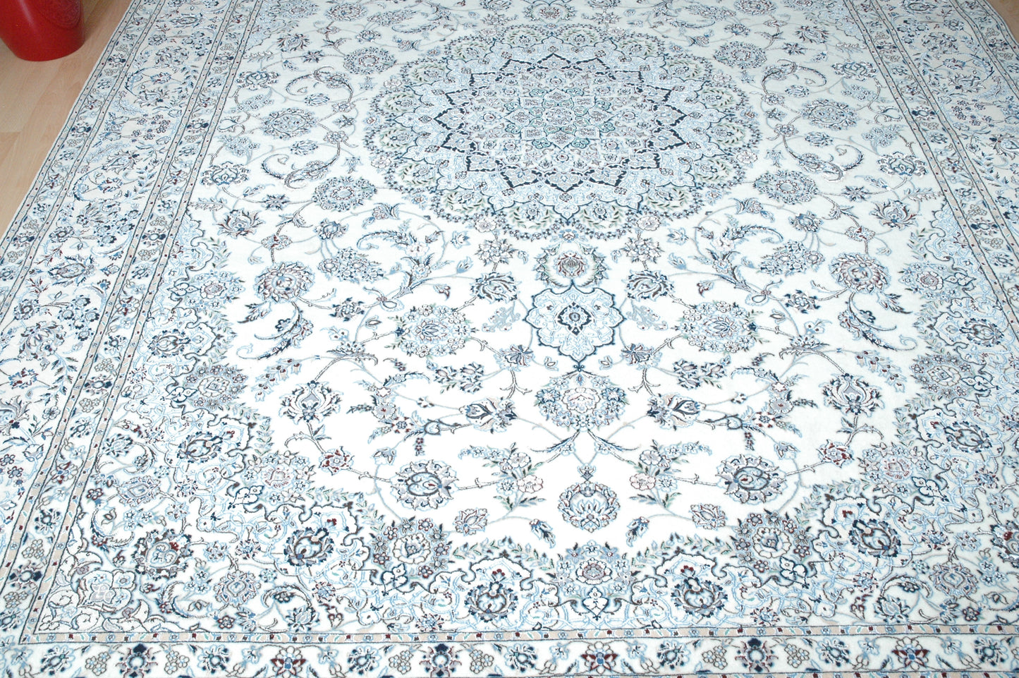 Prächtiger Perser Teppich mit Medaillonmuster