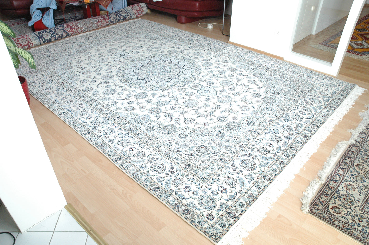 Prächtiger Perser Teppich mit Medaillonmuster