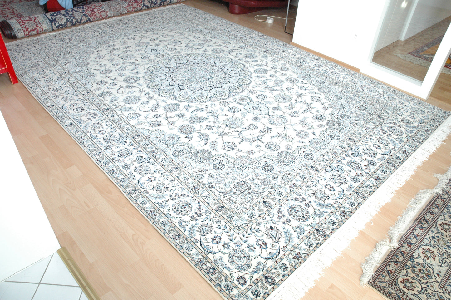 Prächtiger Perser Teppich mit Medaillonmuster