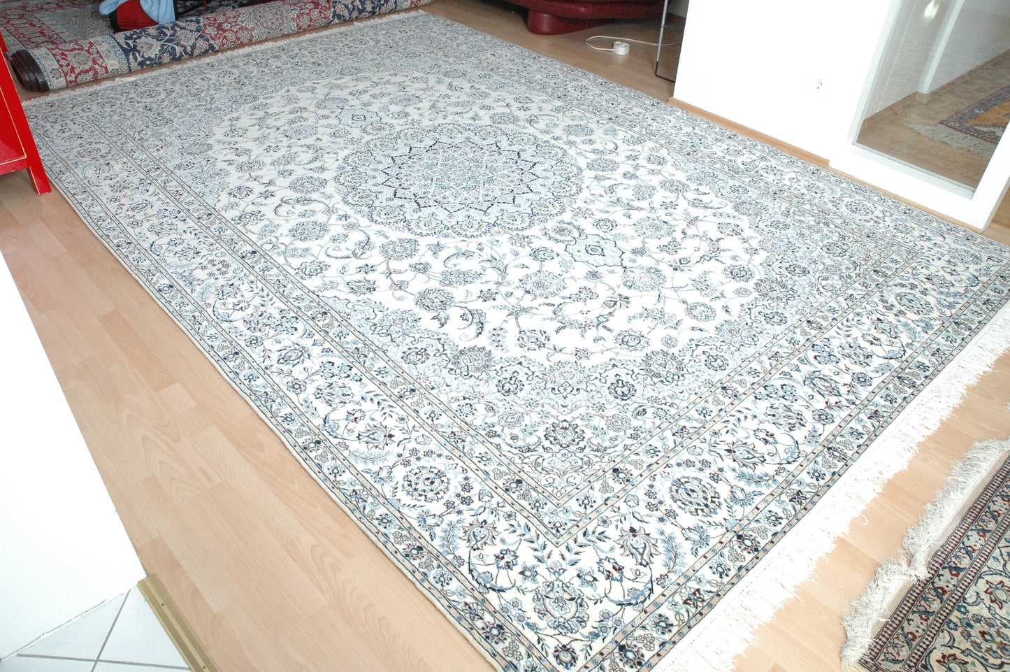 Prächtiger Perser Teppich mit Medaillonmuster