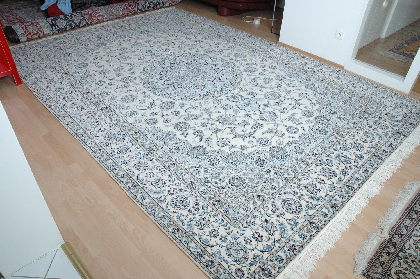 Prächtiger Perser Teppich mit Medaillonmuster