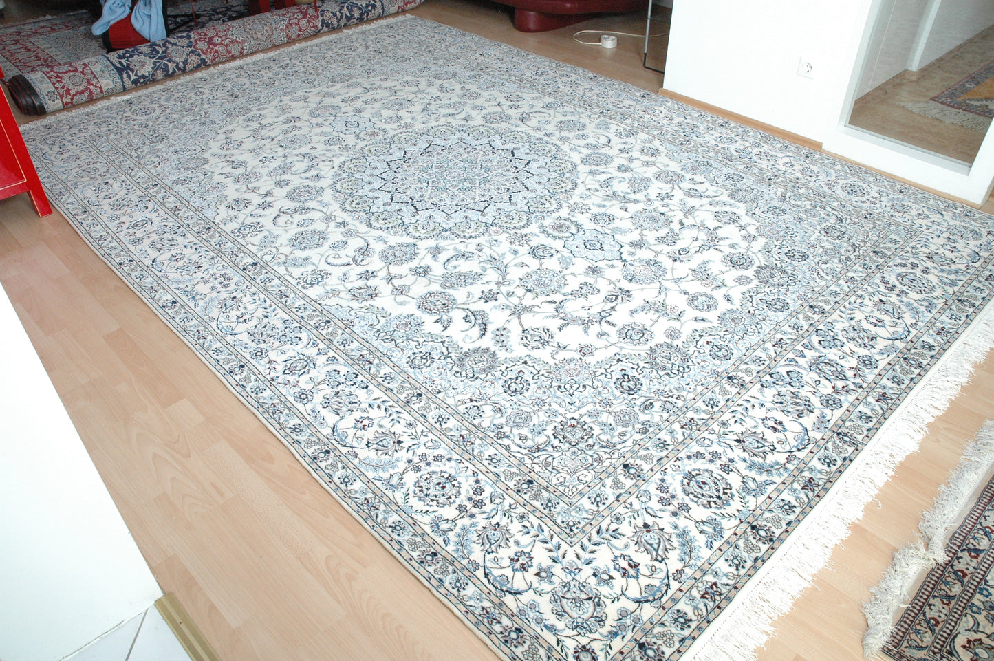 Prächtiger Perser Teppich mit Medaillonmuster