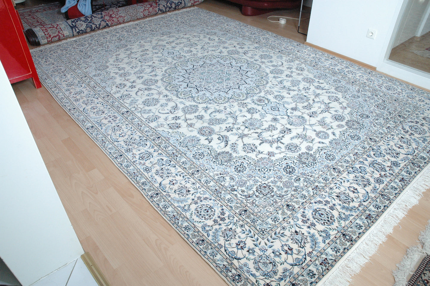 Prächtiger Perser Teppich mit Medaillonmuster