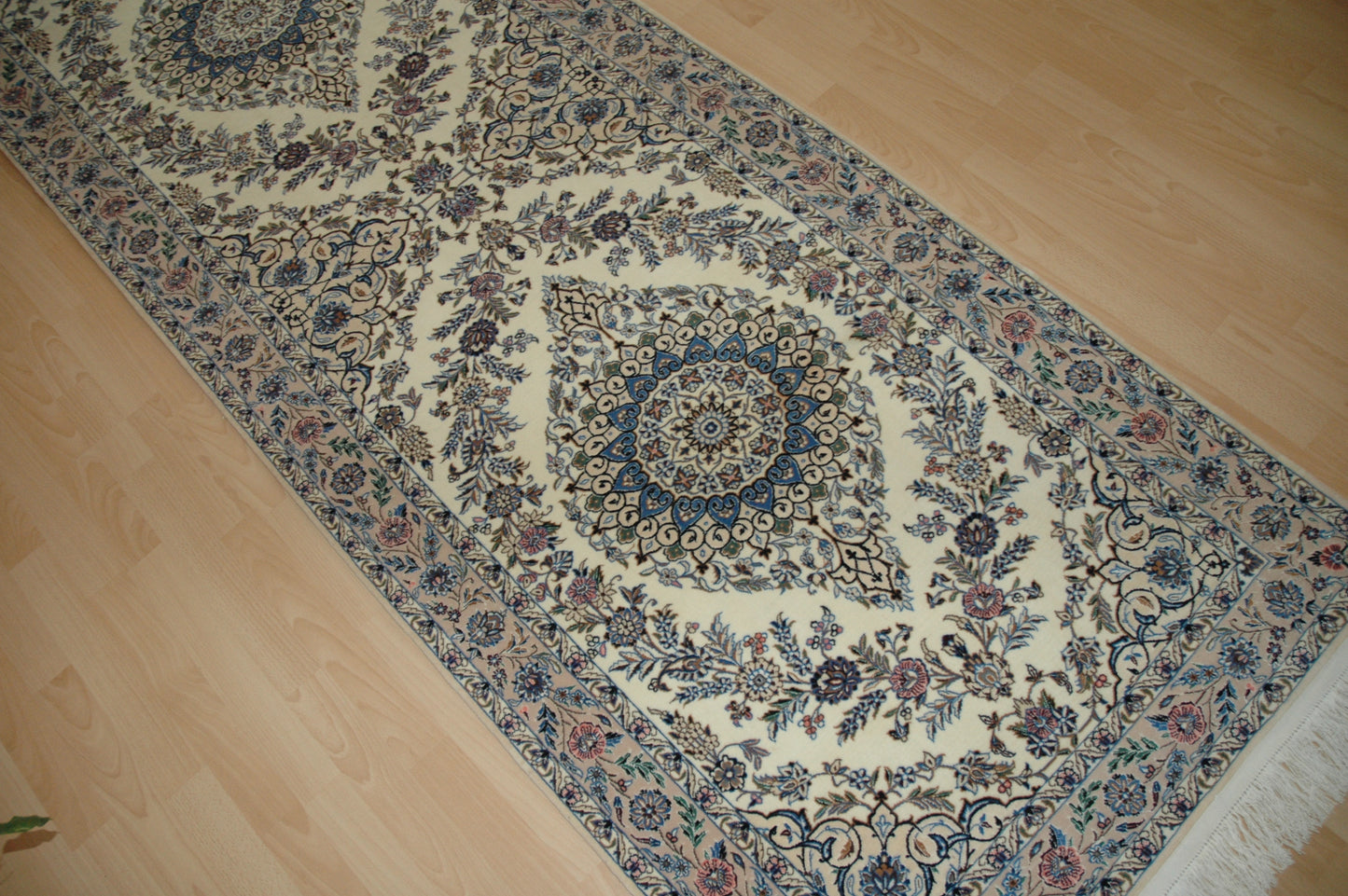 Exquisite Perser Teppich aus Isfahan, Stadt Nain, mit einzigartigen Eigenschaften